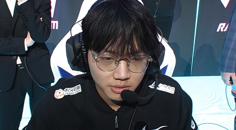  Rookie迎来十五赛季出色发挥，日本队观众热烈欢呼！赢得满堂喝彩