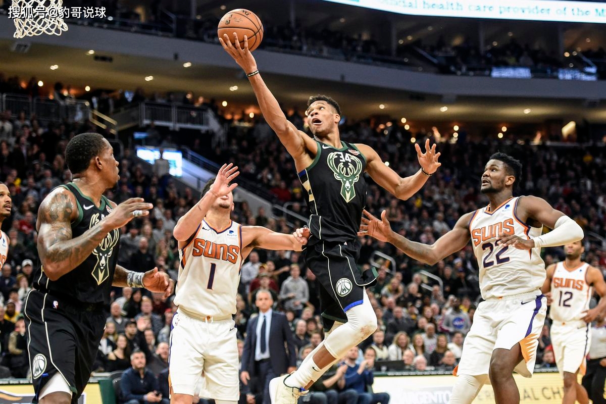 包含转折点！密尔沃基雄鹿完成体检，足总杯赛前攻防权衡，底气十足，赛程密集仍需轮换的词条